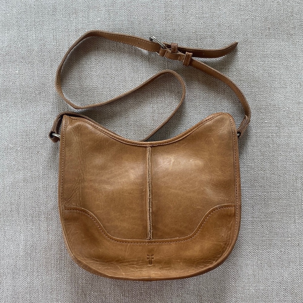 FRYE NWT Cara Saddle Crossbody Bag
